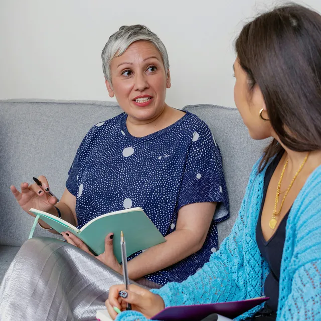 Bí Quyết Dạy Con Học Tiếng Anh Tại Nhà: Các Hoạt Động Và Phương Pháp Hiệu Quả Giúp Bé Tiến Bộ Nhanh