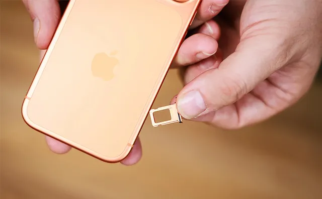 iPhone 17 Pro sim vật lý: Khác gì với eSIM, nên chọn?
