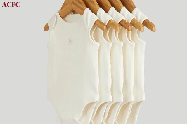 Bodysuit Sơ Sinh: Mặc Sao Cho Bé Thoải Mái Mà Vẫn Gọn Gàng Cả Ngày