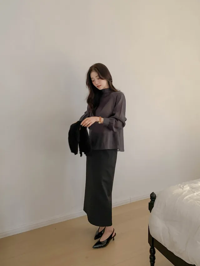 Áo sơ mi, blouse và chân váy: công thức công sở thanh lịch