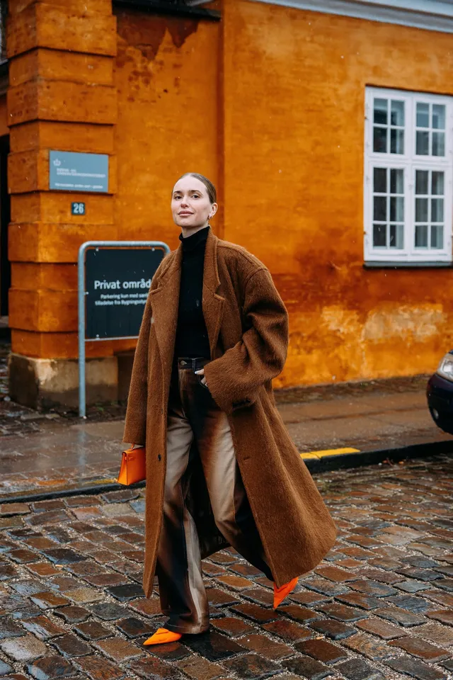 11 bí quyết mặc đẹp chốn công sở học từ street style