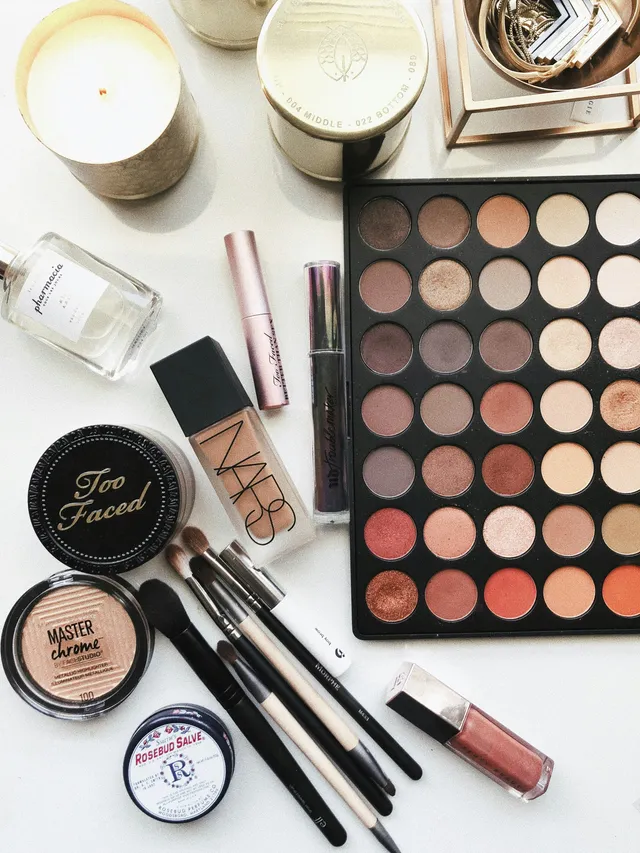 5 mẹo makeup mắt to tự nhiên theo chuyên gia