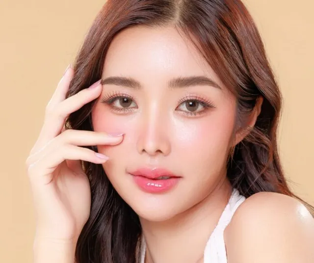 4 bước trang điểm nhẹ nhàng cho người mới: Đơn giản, tự nhiên