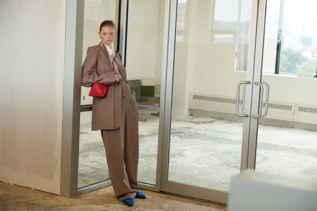 Suit quyền lực trở lại: công thức mặc đẹp dễ ứng dụng