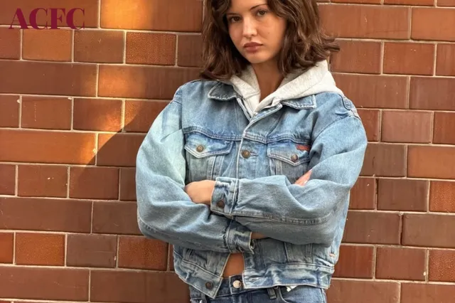 Từ Workwear Đến Fashion Staple, Áo Khoác Jean Nữ Đã Trở Thành Biểu Tượng Như Thế Nào?