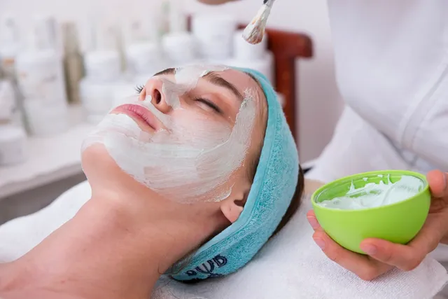 Chăm sóc da nam cơ bản: Sữa rửa mặt, kem dưỡng, kem chống nắng