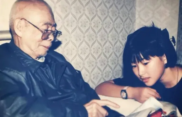 Phong cách thời trang và khí chất thượng lưu của Chu Châu