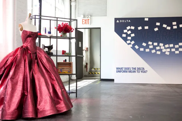 Zac Posen chia sẻ bí quyết nghề và thiết kế đồng phục