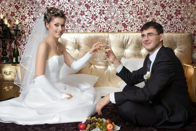 Phòng tân hôn có được ngủ trước không? Lưu ý phong thủy