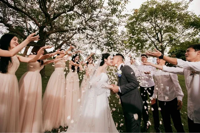 Top 10 địa chỉ thuê váy cưới đẹp và uy tín ở Sài Gòn 2026