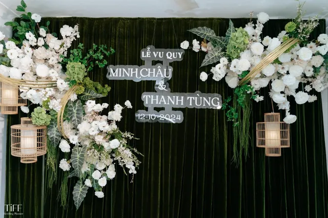 Mẫu trang trí gia tiên tone xanh lá sang trọng, tươi mới