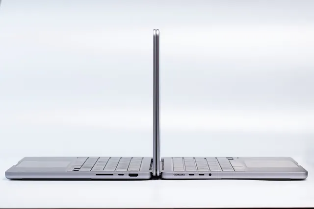 So sánh laptop cạnh nhau