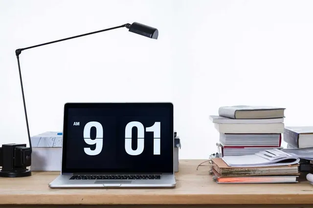 Cách cài đồng hồ số Fliqlo cho màn hình chờ Windows 10