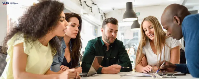 Cách chọn tên tiếng Anh hay cho nữ: Hướng dẫn chọn tên đẹp, ý nghĩa và phù hợp với cá tính