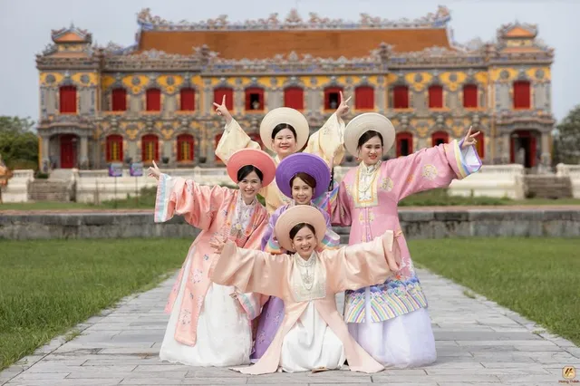 Đi Huế mặc gì đẹp? Gợi ý set đồ chụp ảnh chuẩn nàng thơ