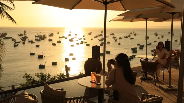 Top quán cafe view biển Mũi Né đẹp nhất 2026: Trải nghiệm và check-in