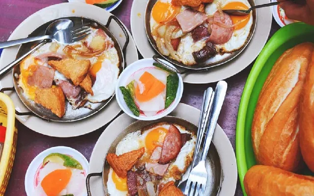 Top 16 quán ăn bình dân Sài Gòn ngon, rẻ, đáng thử nhất