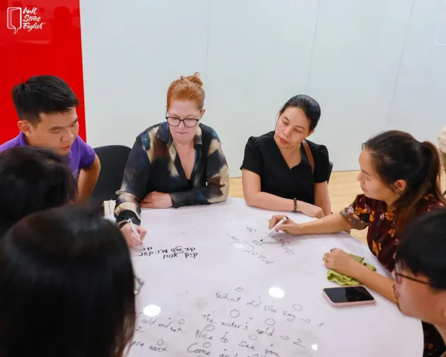Từ nối tiếng Anh: 70+ linking words nâng cao kỹ năng viết và giao tiếp