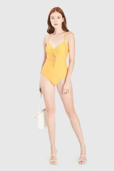 List đồ đi biển cần thiết cho nàng: Mặc đẹp và tiện dụng