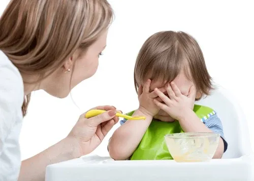 Bé 10 tháng biếng ăn: Nguyên nhân và cách cải thiện