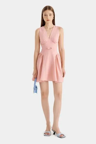 Gợi ý các mẫu đầm linen mộc mạc cho mùa hè 2026