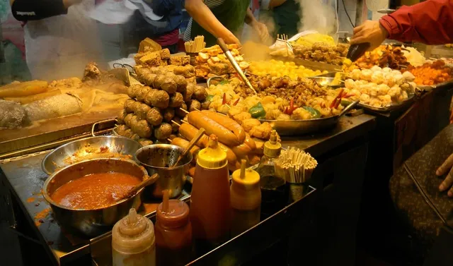 Ẩm thực đường phố Sài Gòn: món ngon và địa chỉ nên thử