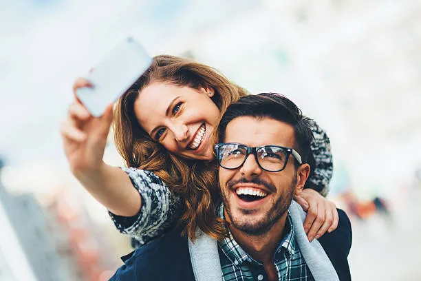 10 Phong cách chụp hình đi kèm app chỉnh ảnh cho các cặp đôi