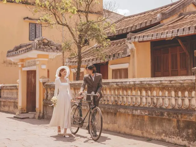 Gợi ý 4 cách phối đồ "chất lừ" cho bức ảnh check in Hội An hoàn hảo