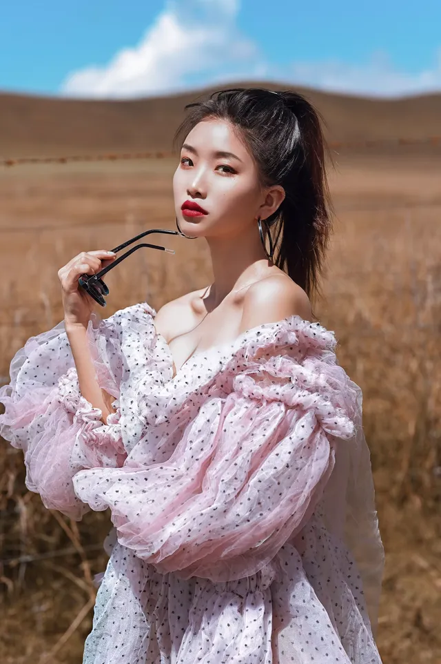 Triệu Lộ Tư diện tạo hình mới ấn tượng tại Milan Fashion Week: Phân tích kỹ thuật chụp và chỉnh ảnh