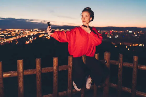 Những mẹo selfie đẹp vào ban đêm bạn nên biết