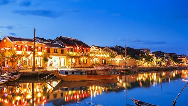 Review từ A tới Z Cao Lầu - Món ăn đặc sản Hội An
