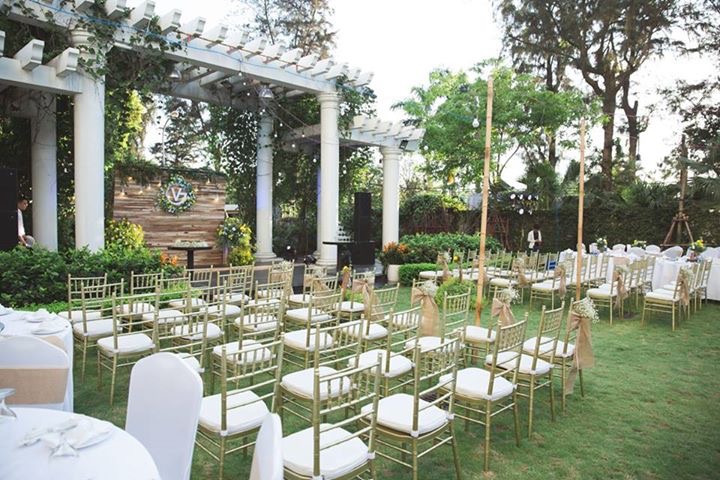 Tiệc cưới ngoài trời tại Elegant Suites Westlake Hà Nội — sân vườn ven Hồ Tây lãng mạn