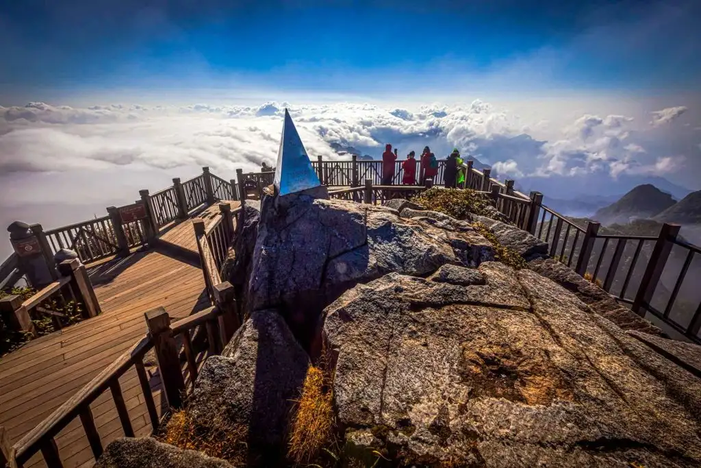 Sa Pa mùa xuân – ruộng bậc thang và hoa nở rực rỡ vùng Tây Bắc