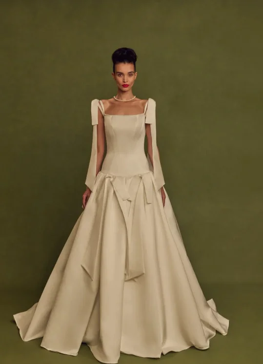 2 mẫu nơ tạo hình - nơ được sử dụng như yếu tố cấu trúc chính, không chỉ trang trí