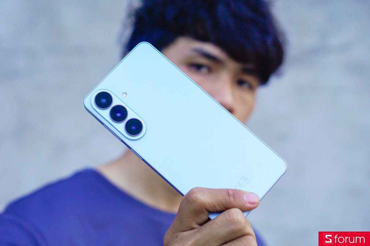 Samsung Galaxy S26 Plus - góc nhìn mặt trước màn hình