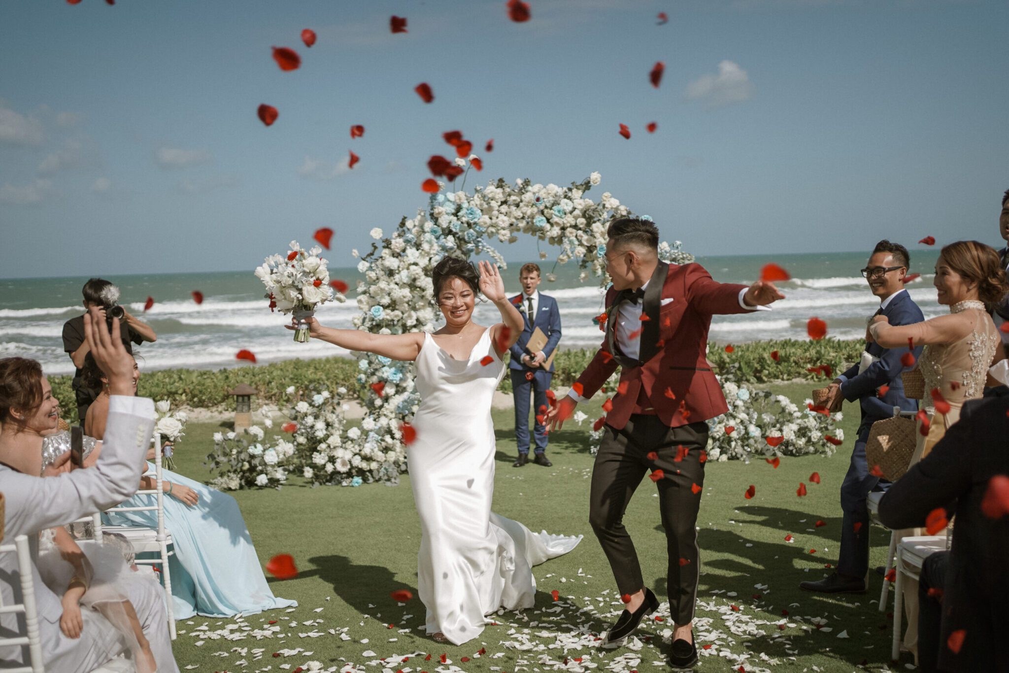 Đám cưới resort biển Việt Nam – không gian lễ cưới ngoài trời sang trọng