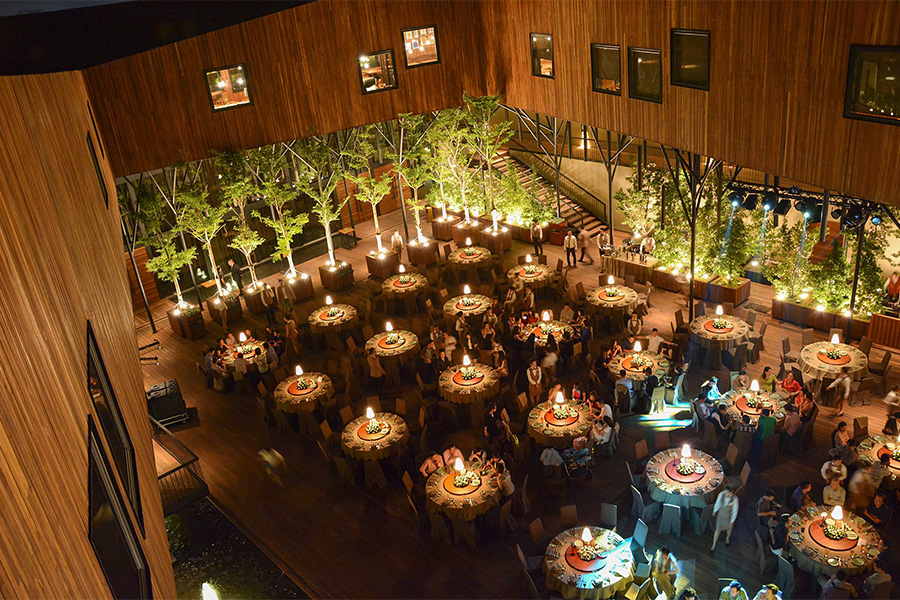 Sảnh Saltus tại GEM Center TP.HCM — rooftop phong cách rừng nhiệt đới, 150 khách