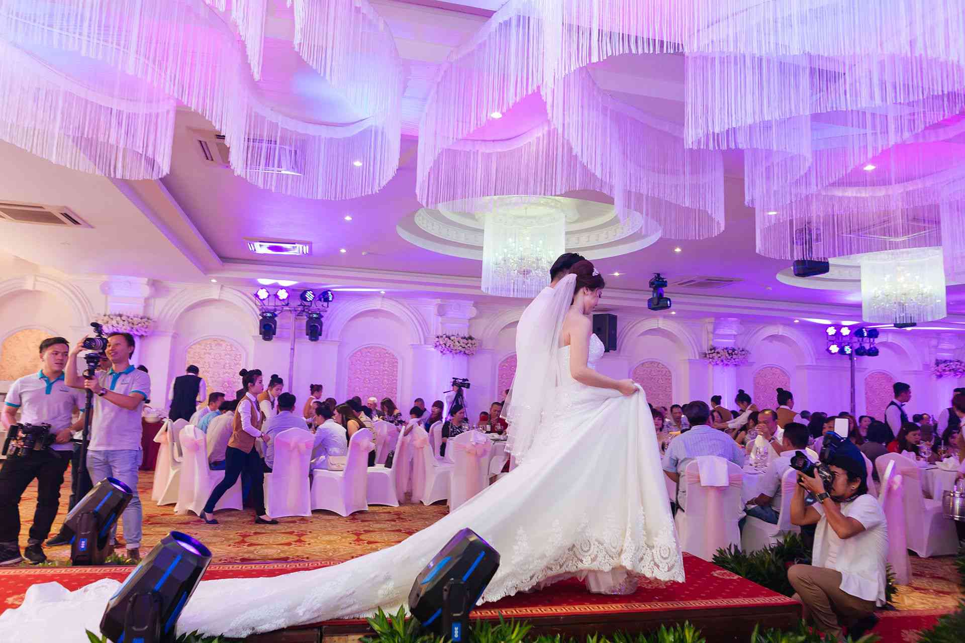 Không gian tiệc cưới sang trọng tại nhà hàng Hương Phố 2025