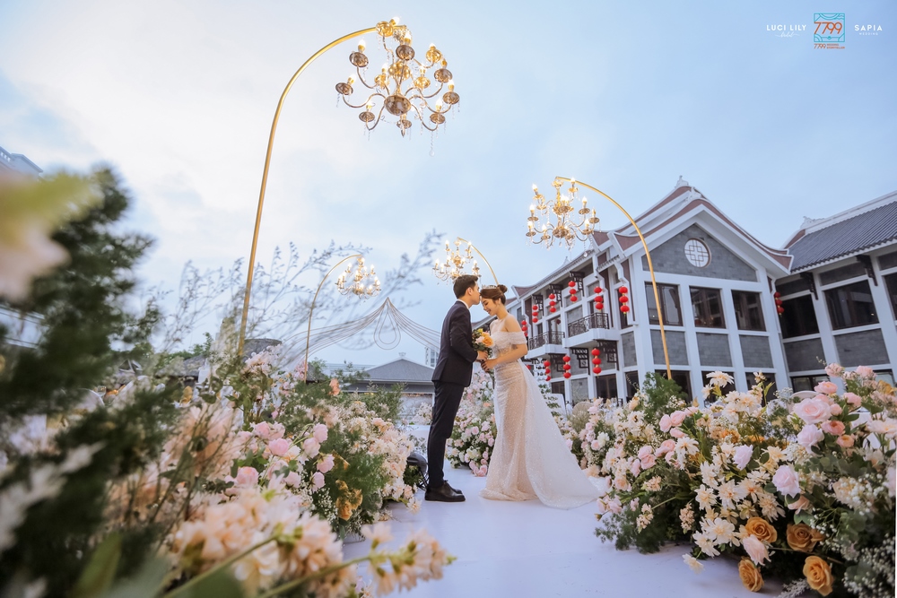 Đám cưới ngoài trời tại Almaz Convention Center – Vinhomes Riverside Long Biên