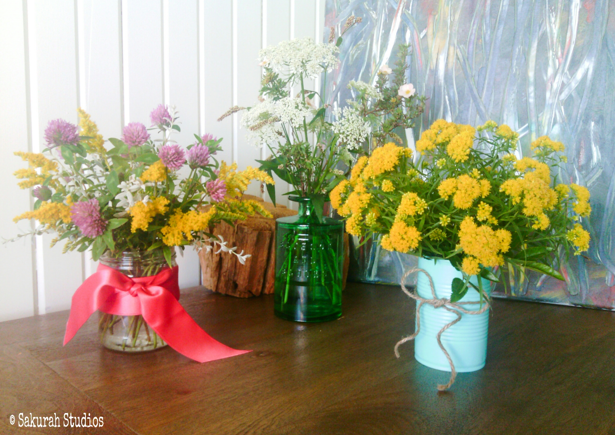 Trang trí tiệc cưới eco-friendly với hoa địa phương và vật liệu tự nhiên