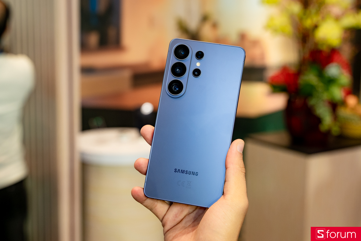 Trên tay Samsung Galaxy S26 Ultra - thiết kế tổng thể