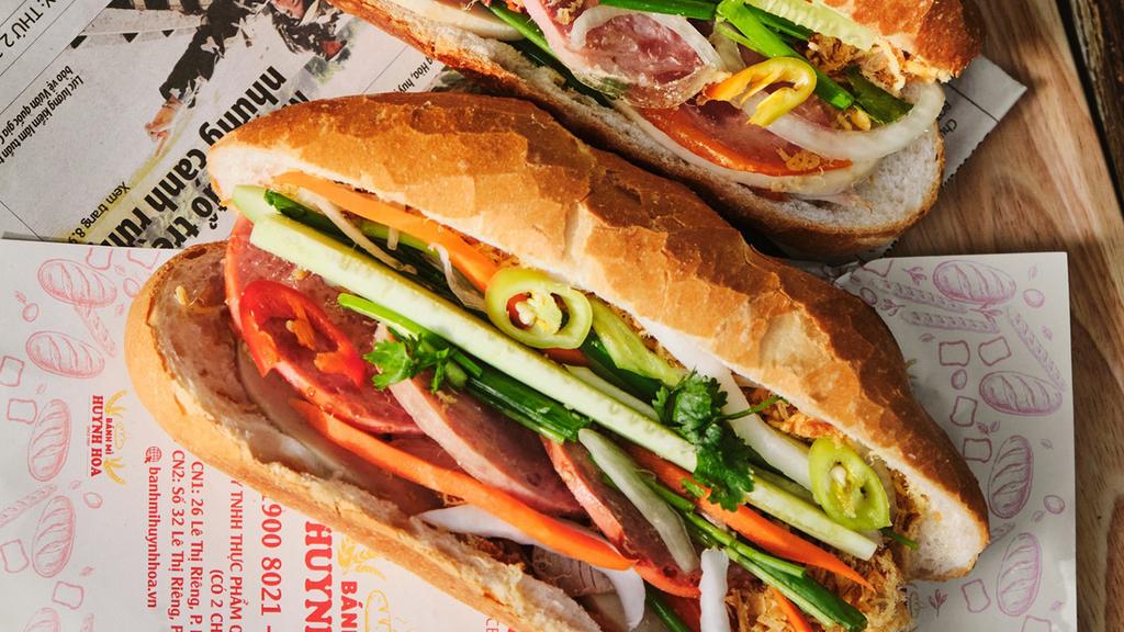 Bánh mì Sài Gòn - món ăn đường phố nổi tiếng thế giới trong food tour TP.HCM