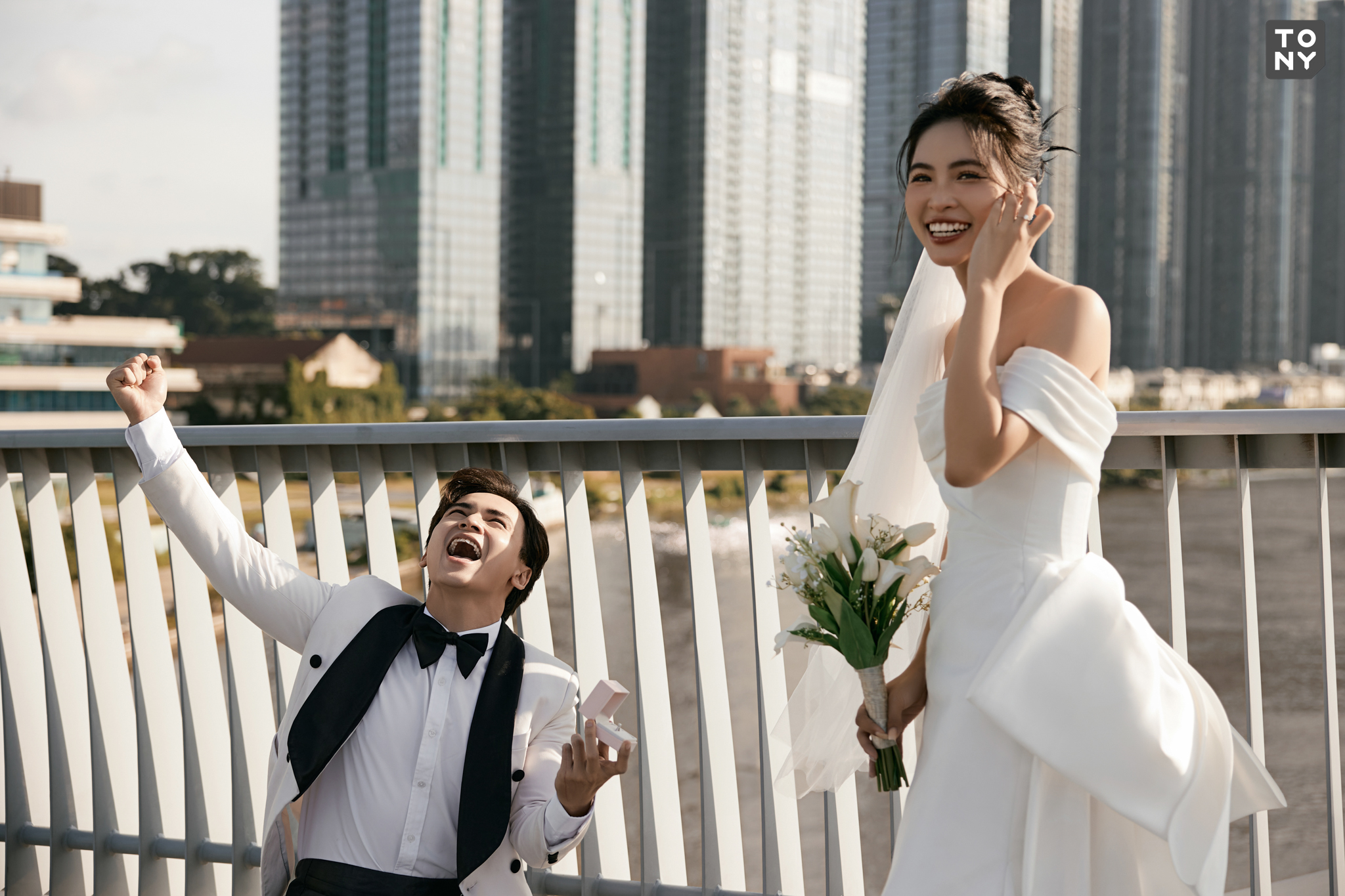 Cầu Thu Thiêm 2 nối giữa hai thành phố - biểu tượng tình yêu vĩnh hằng cho chụp ảnh cưới - nguồn từ Tony Wedding