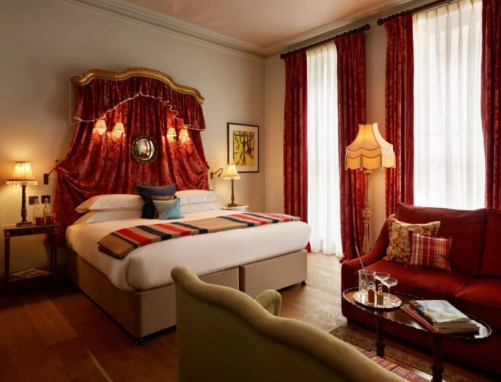 The Zetter Marylebone London — không gian ẩm thực Victorian-themed với cocktail thực nghiệm