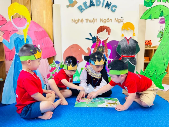 Học sinh giao lưu, luyện nói tiếng Anh trong môi trường đa ngôn ngữ tại Vinschool