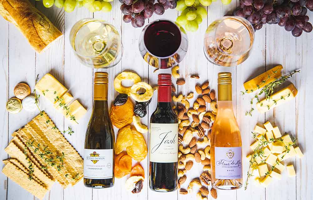 Rượu vang cao cấp từ khắp thế giới trong không gian tinh tế