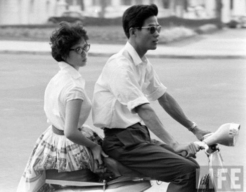 Thời trang Việt Nam sau thời kỳ Đổi Mới ghi nhận sự bùng nổ của xu hướng phương Tây