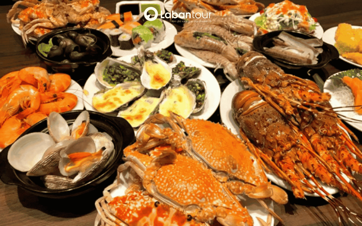 Thưởng thức các loại hải sản tươi sống