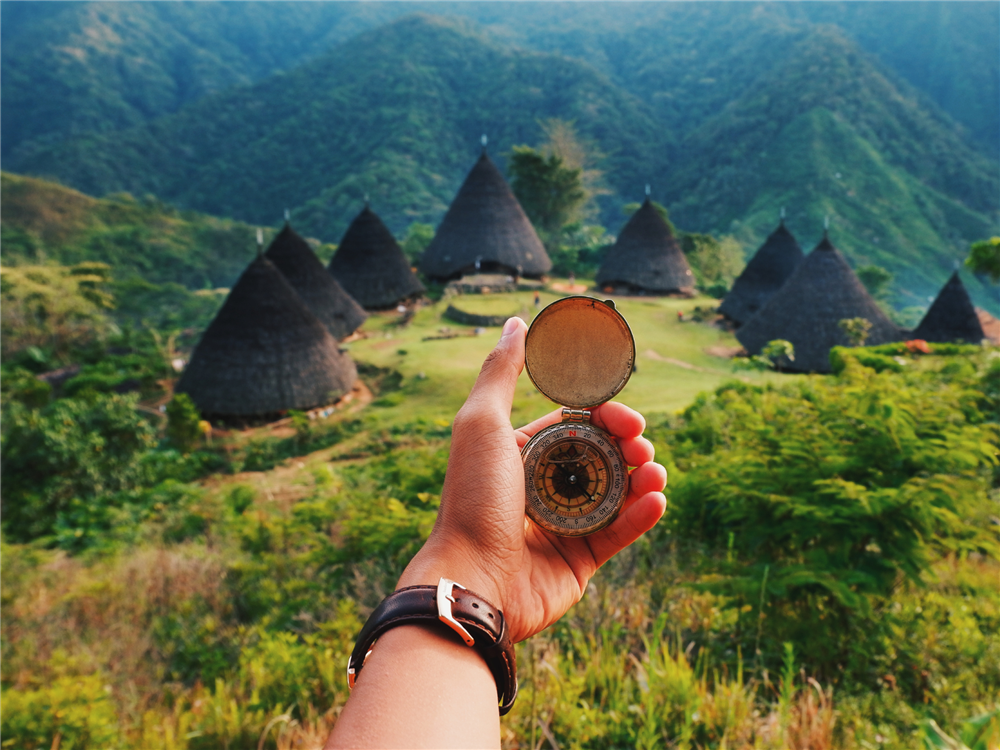 Nên chuẩn bị la bàn khi đi trekking