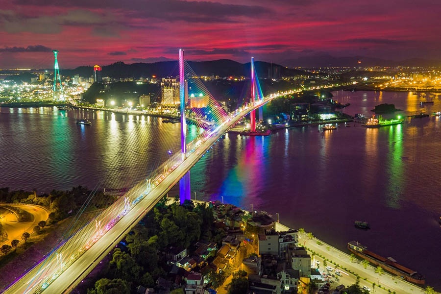 Cầu Bãi Cháy về đêm